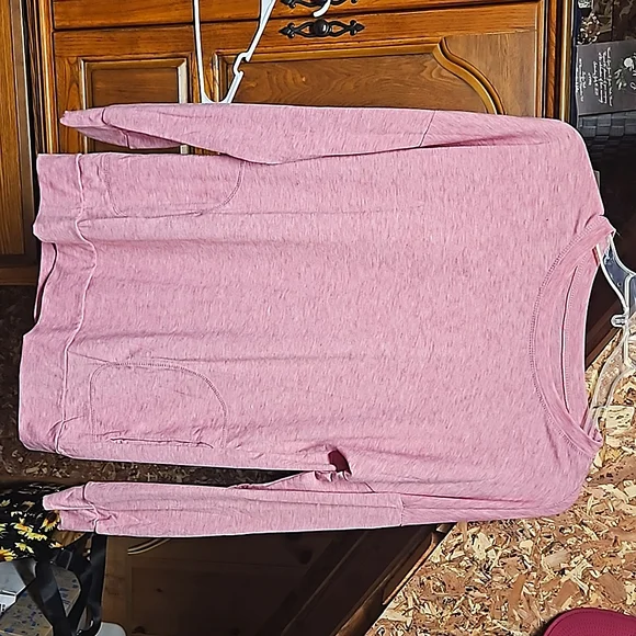 Never worn. Pink shirt - Picture 1 of 5